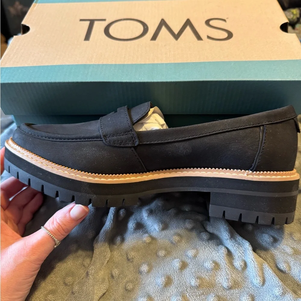 NIB Toms Cara Black Loafers - Picture 2 of 9